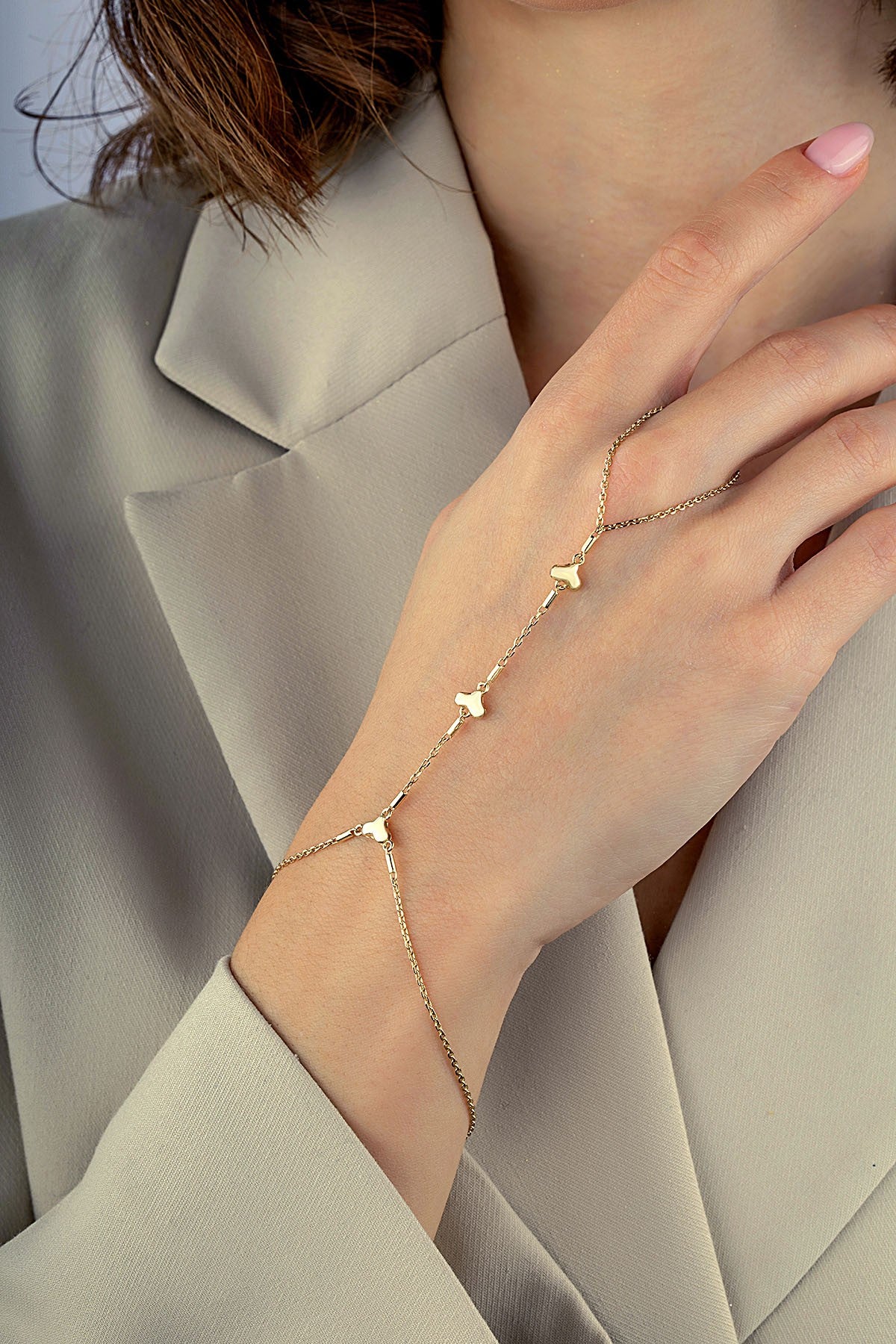 14K Chain Heart Gold Hand Chain Bracelet