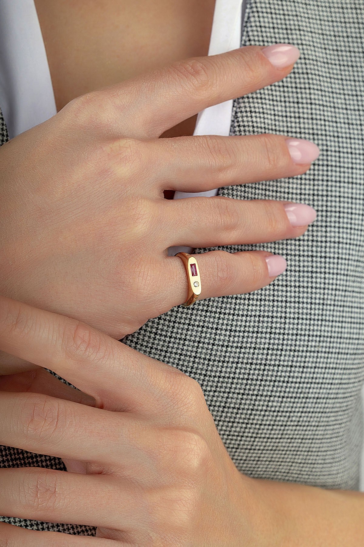 Rectangular Blue Stone-Set Pinky Gold Ring Secondary image