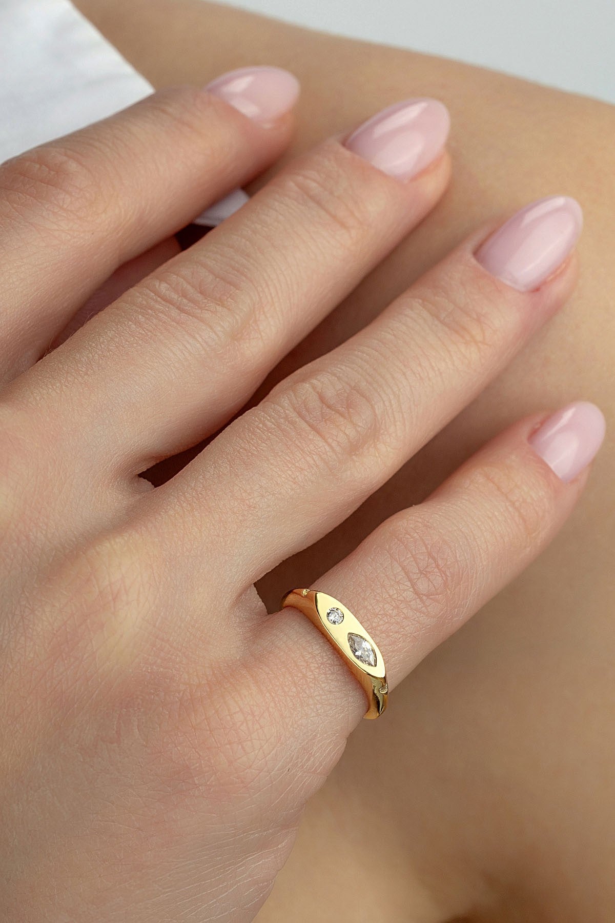 Diamond-Cut Stone-Set Pinky Gold Ring