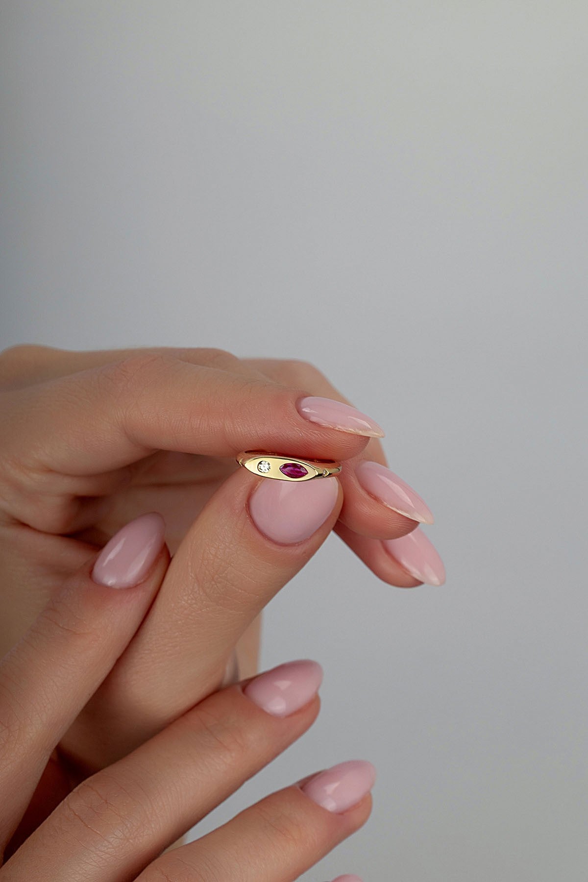 Diamond-Cut Burgundy Stone-Set Pinky Gold Ring