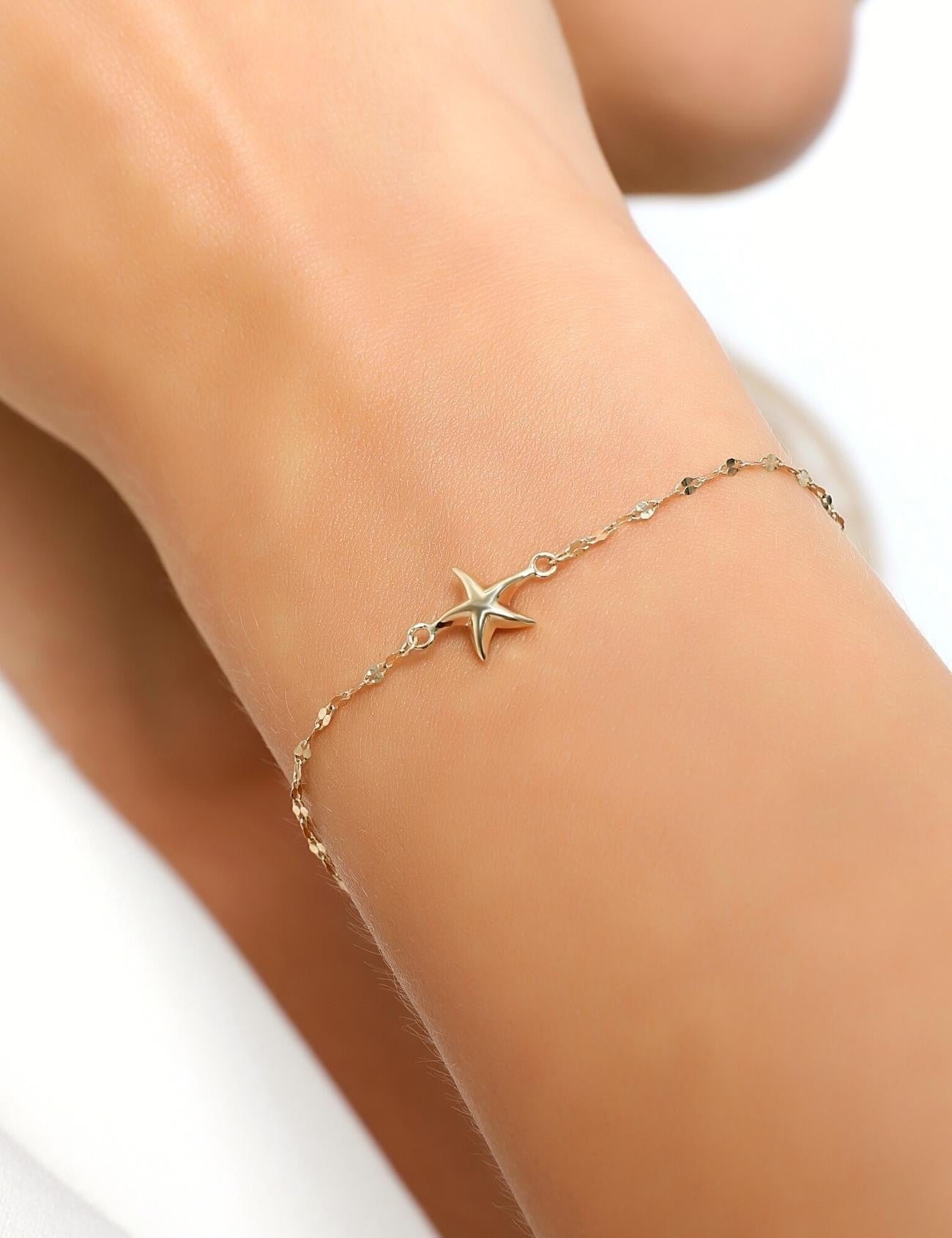 14K Gold Boomerang Starfish Bracelet Secondary image
