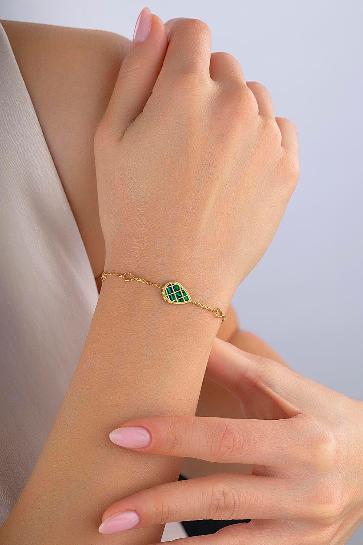 Reversible Green White Mother-of-Pearl Pear Gold Bracelet