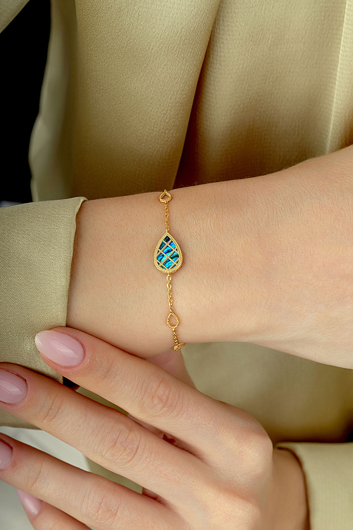 Reversible Blue White Mother-of-Pearl Pear Gold Bracelet Secondary image