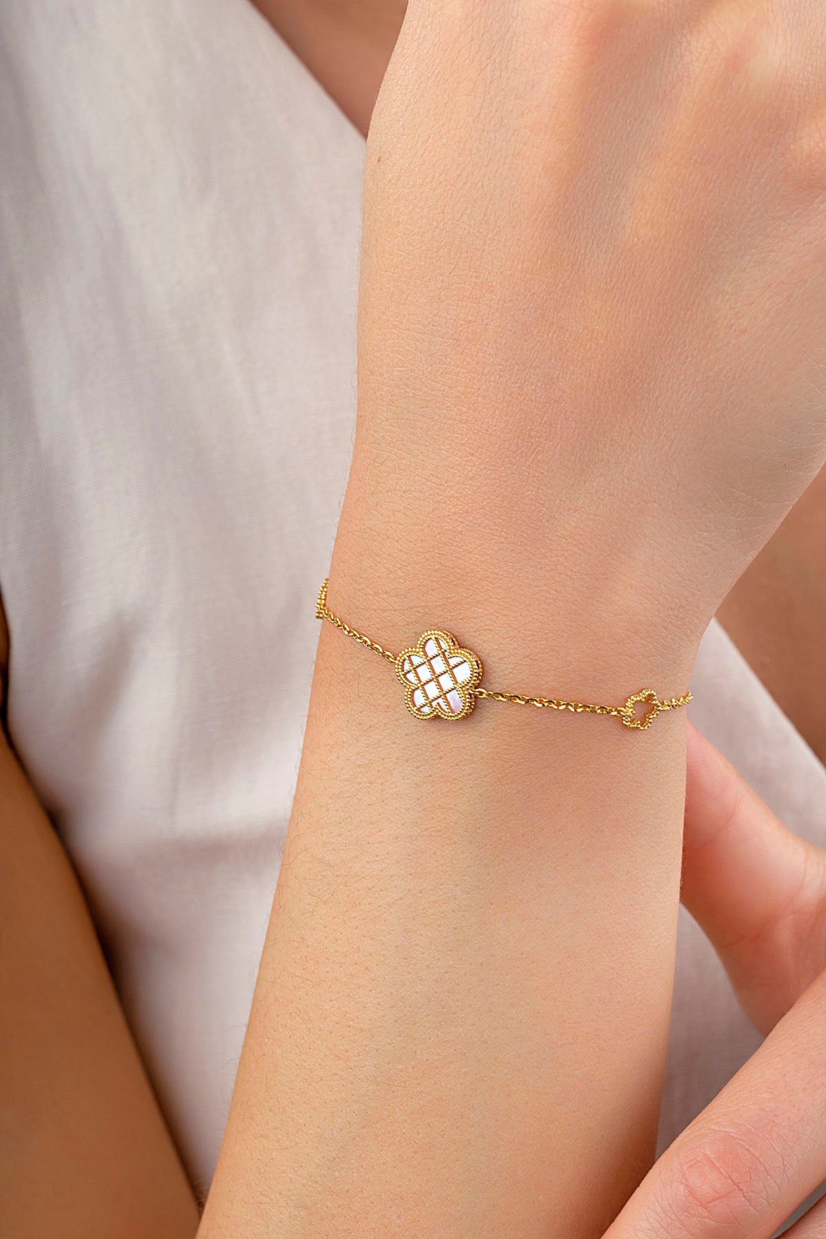 Reversible Pink White Mother-of-Pearl Floral Gold Bracelet